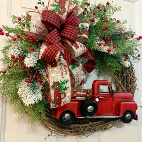 christmas wreath_0006_img_0_JIEME_New_Red_Truck_Christmas_Wreath_Far.jpg